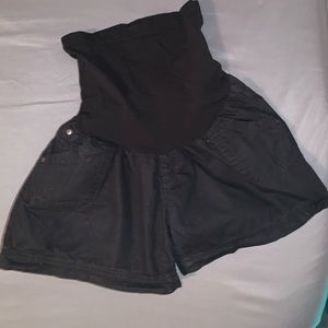 Motherhood maternity size L black shorts